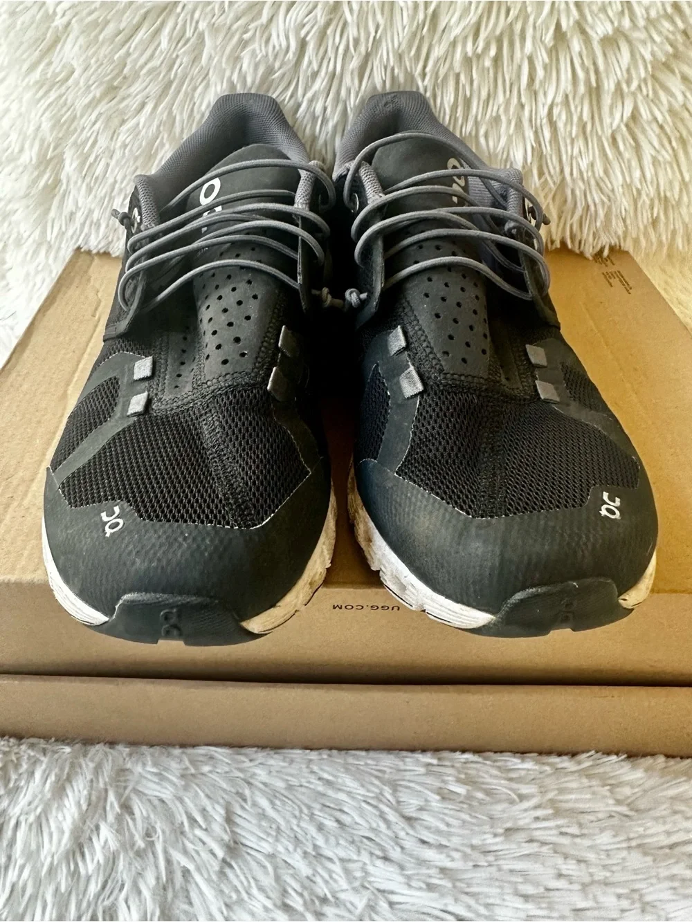 ON RUNNING Cloud Women’s Size 9 Black White Running Walking Athletic Sneakers
